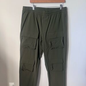 ALO YOGA Olive Cargo Pants for Men